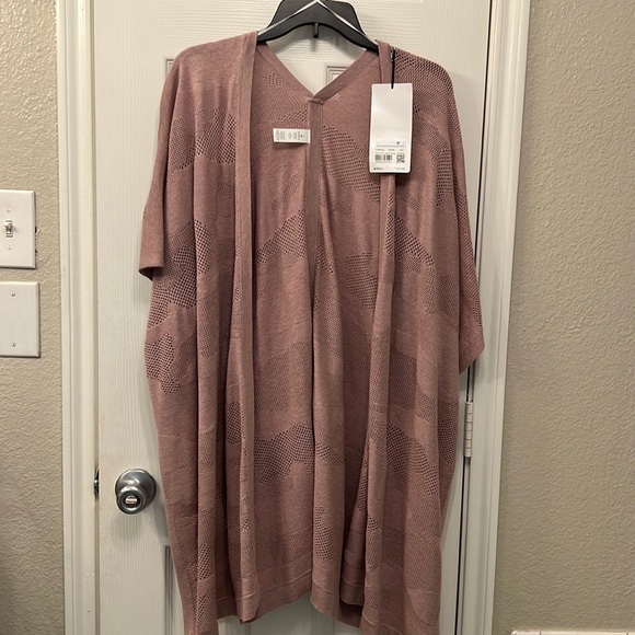 COPY - Lululemon wrap - Picture 1 of 4